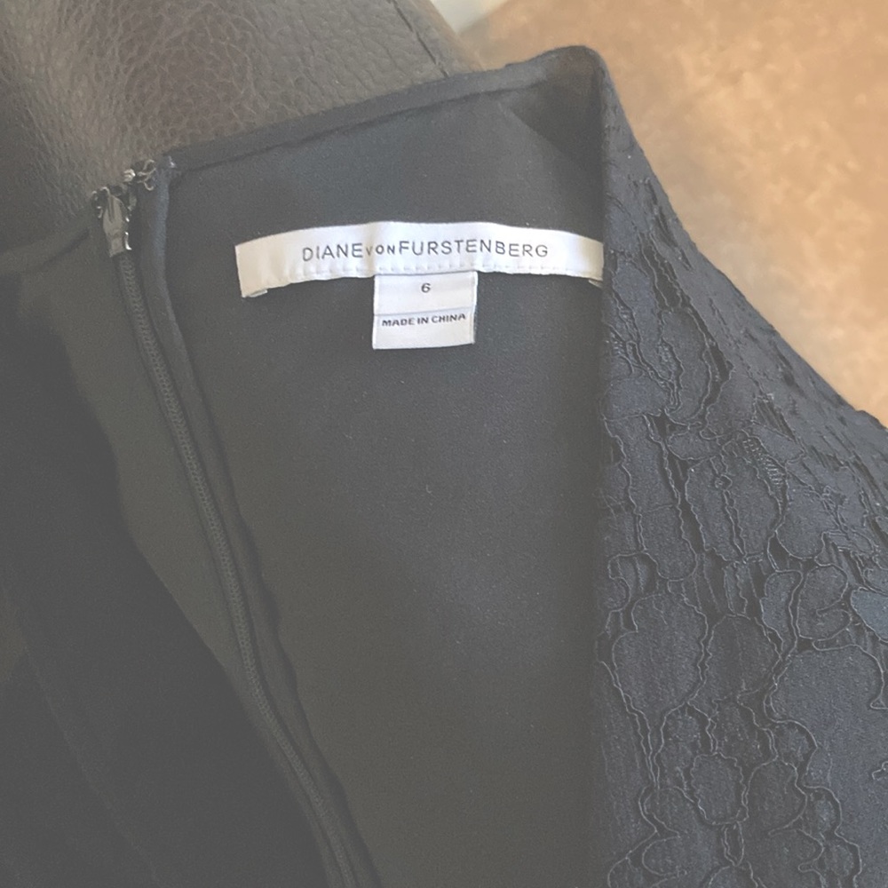 Diane Von Furstenburg, size 6 Black Lace Jumpsuit!!